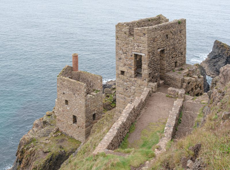 The Crowns Engine Houses at Botallack with view out to sea, from the cliff above 02_10_24-2