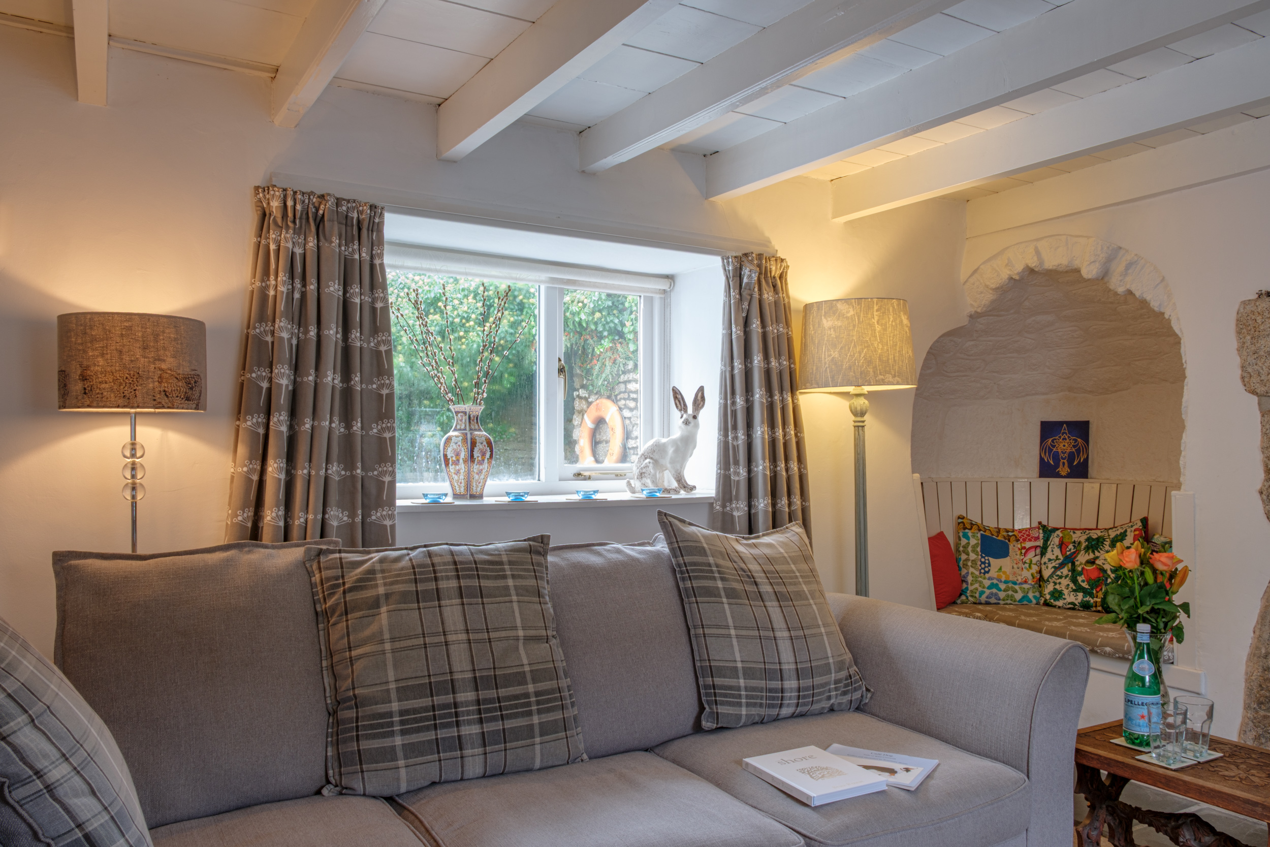 The sitting room in Banjo Cottage on Cape Cornwall Street, St Just 30_09_24-3 (2500px)